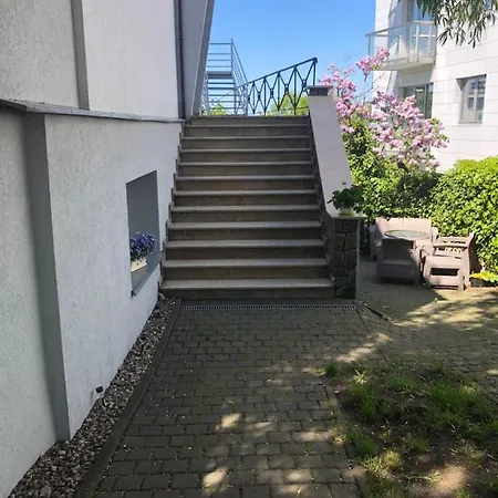 Apartament Niezależne Piętro W Domu Jednorodzinnym, Psolubne